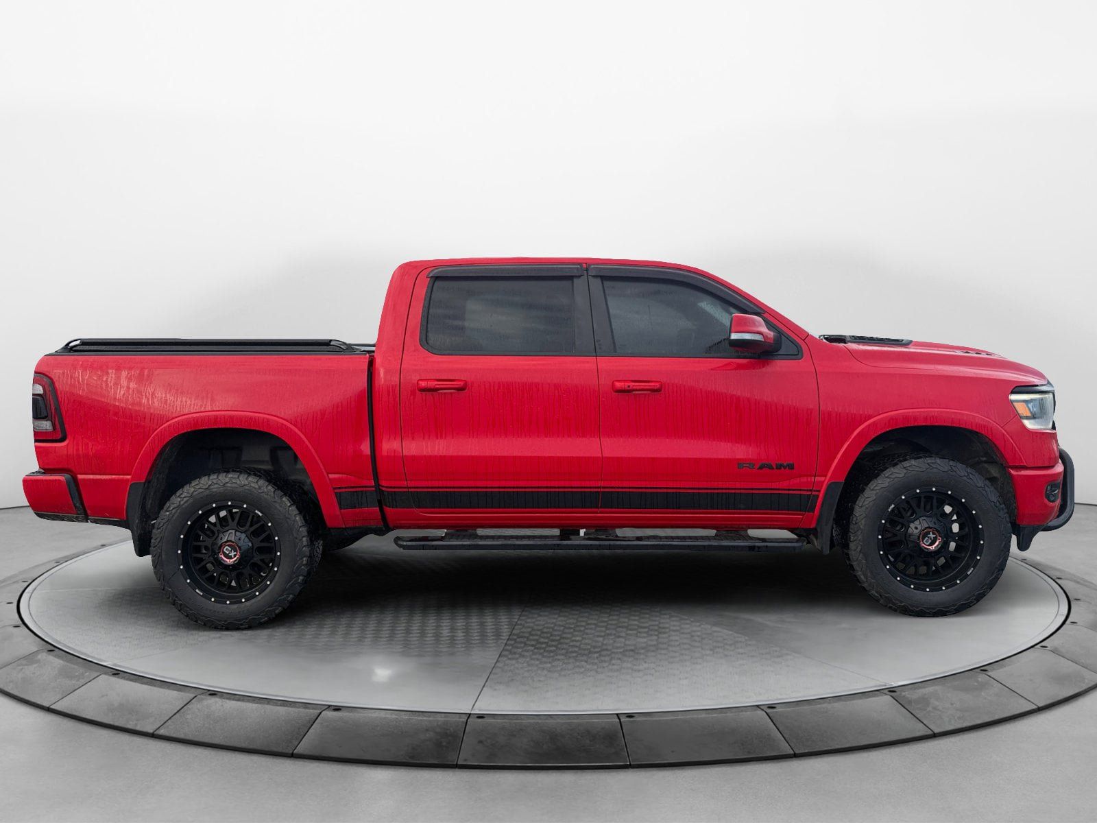 Used 2020 RAM 1500 Laramie AWD/4WD image 2