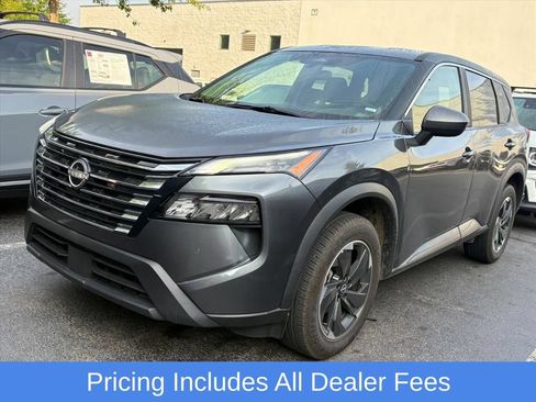 Used 2025 Nissan Rogue SV AWD/4WD image 3