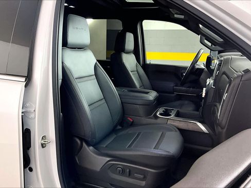 Certified 2022 GMC Sierra 2500 Denali w/ Denali Ultimate Package AWD/4WD image 9