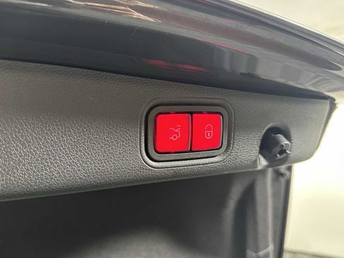 Used 2022 Mercedes-Benz E 350 Sedan image 22