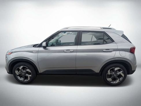 Used 2024 Hyundai Venue SEL FWD image 6