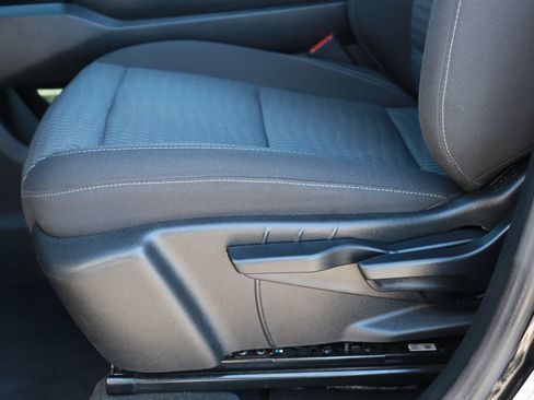 Used 2026 Chevrolet Equinox LT FWD image 10