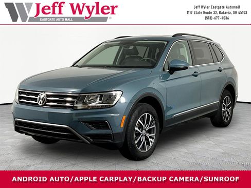 Used 2020 Volkswagen Tiguan SE w/ Panoramic Sunroof Package FWD image 1