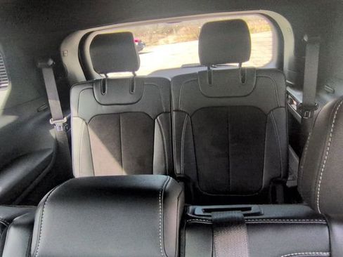 Used 2025 Jeep Grand Cherokee L Laredo image 36