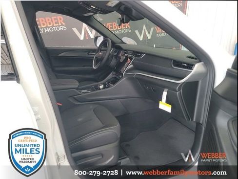 New 2025 Jeep Grand Cherokee L Laredo w/ Luxury Tech Group I image 6