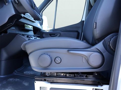 Used 2024 Mercedes-Benz Sprinter 3500 image 47