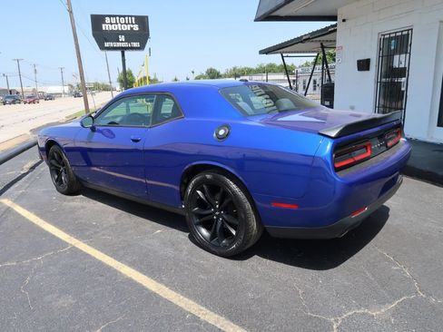 Used 2018 Dodge Challenger SXT w/ Blacktop Package RWD image 5