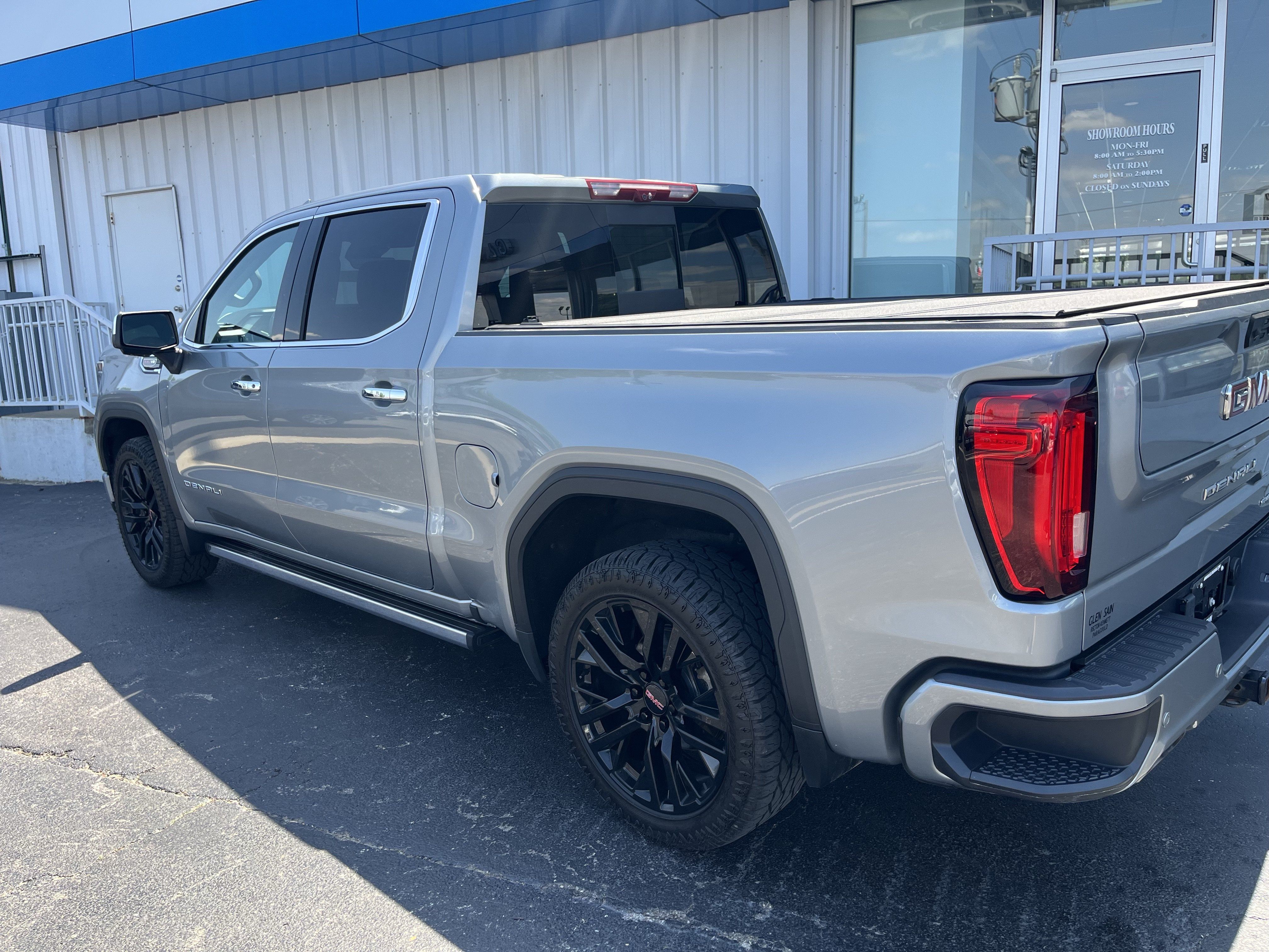 Used 2023 GMC Sierra 1500 Denali w/ Denali Reserve Package AWD/4WD image 7