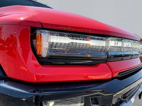 Used 2026 GMC Hummer EV SUV w/ LPO, Dark Essentials Package AWD/4WD image 32