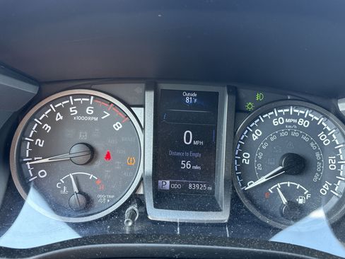 Used 2017 Toyota Tacoma TRD Off-Road w/ Tow Package (A/T) AWD/4WD image 6