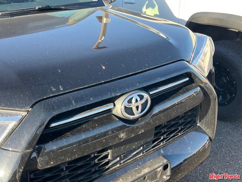 Certified 2024 Toyota 4Runner SR5 AWD/4WD image 7