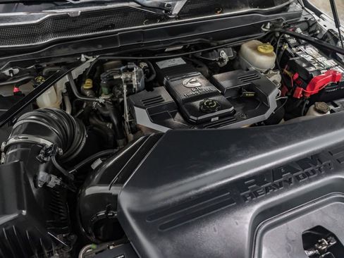 Used 2020 RAM 2500 Laramie w/ Night Edition image 60