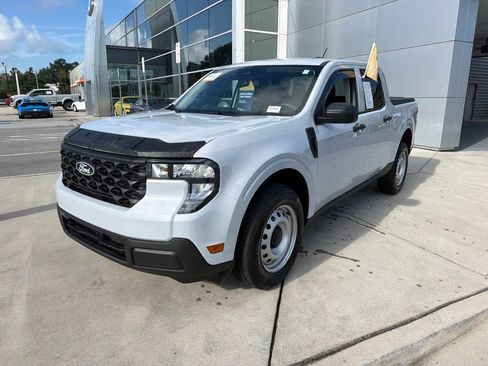 Used 2025 Ford Maverick XL w/ Equipment Group 102A AWD/4WD image 3