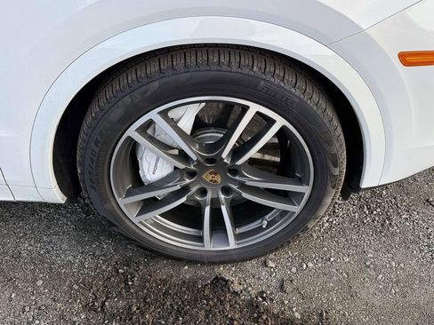 Used 2020 Porsche Cayenne Turbo image 7