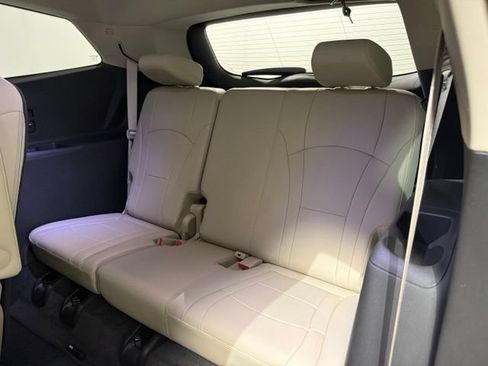 Used 2019 Buick Enclave Essence w/ LPO, Sport Appearance Package FWD image 27
