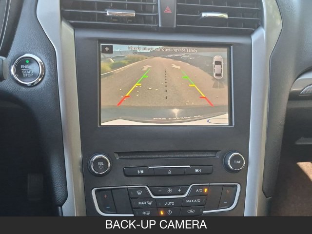 Used 2018 Ford Fusion SE w/ Fusion SE Technology Package FWD image 15