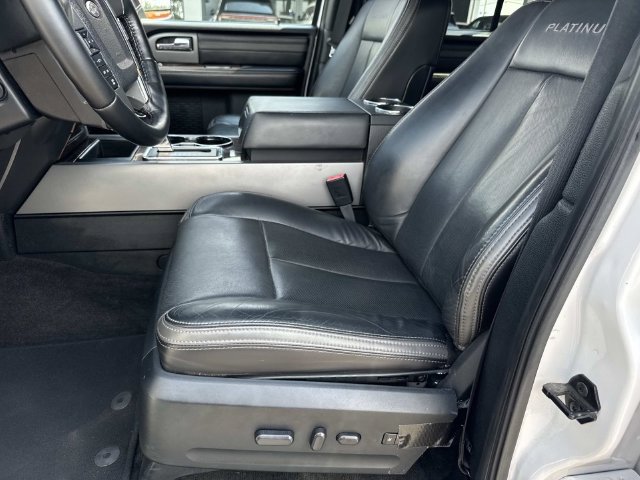 Used 2016 Ford Expedition Platinum RWD image 20