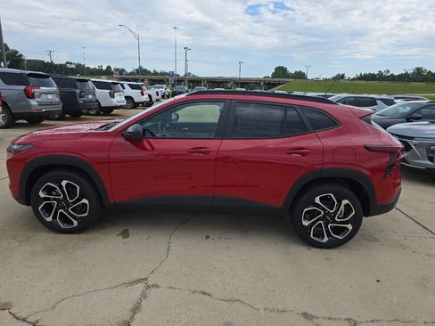 New 2026 Chevrolet Trax RS w/ Driver Confidence Package FWD image 8