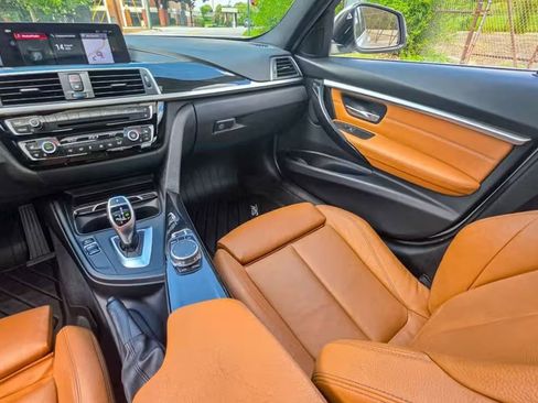 Used 2018 BMW 330i Sedan w/ Premium Package RWD image 10