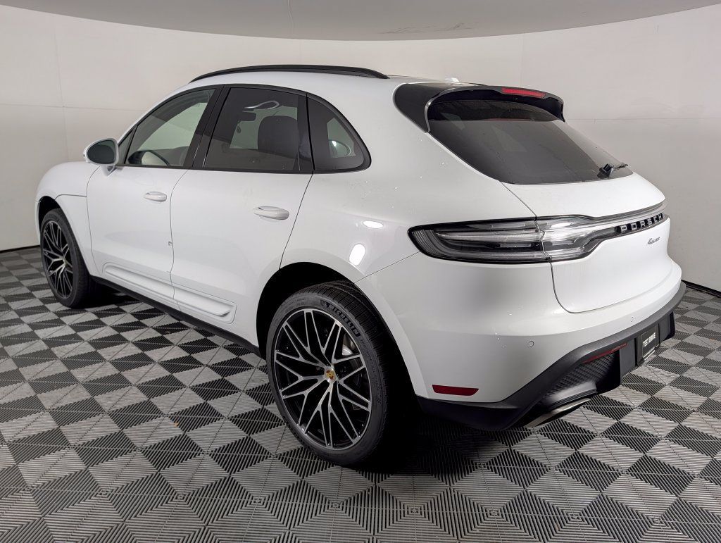New 2026 Porsche Macan AWD/4WD image 3
