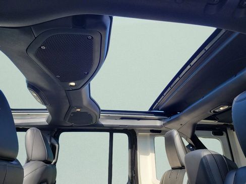 Used 2024 Jeep Wrangler Unlimited Rubicon image 43