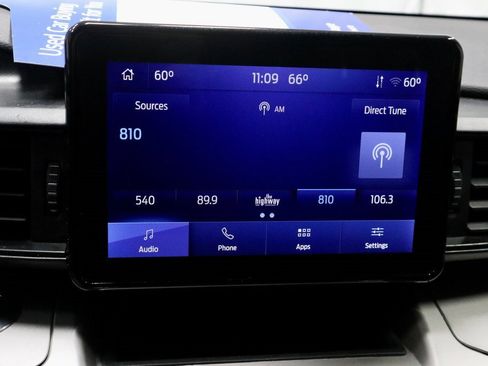 Certified 2022 Ford Explorer XLT image 3