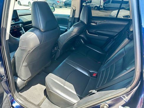 Used 2019 Toyota RAV4 XLE Premium FWD image 12