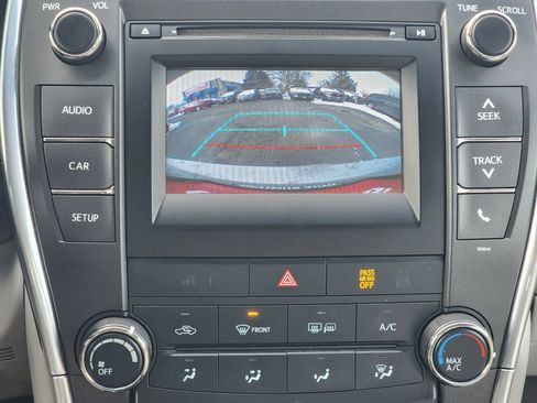 Used 2017 Toyota Camry LE image 14