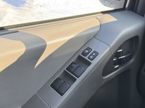 Used 2021 Nissan Frontier SV w/ Midnight Edition Floor Mats image 24