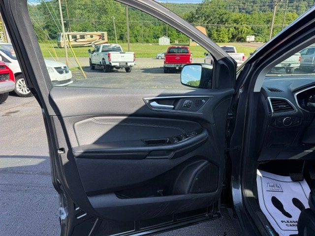 Used 2020 Ford Edge Titanium AWD/4WD image 9