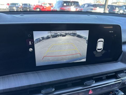 Used 2024 Kia Telluride EX w/ EX Captain's Chair Package image 17