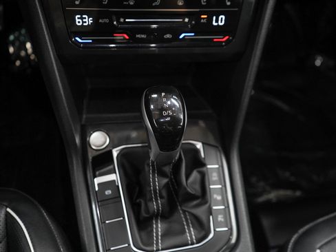 Used 2024 Volkswagen Tiguan SEL R-Line AWD/4WD image 23