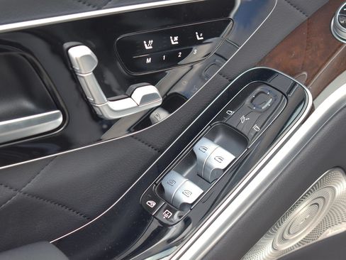 Used 2024 Mercedes-Benz S 500 4MATIC image 60