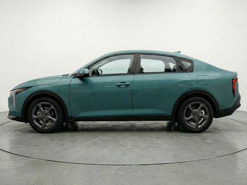 Used 2025 Kia K4 LXS image 5