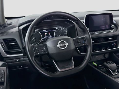 Used 2025 Nissan Rogue SV AWD/4WD image 18