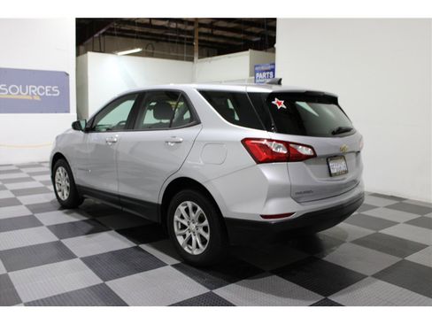 Used 2019 Chevrolet Equinox LS image 6