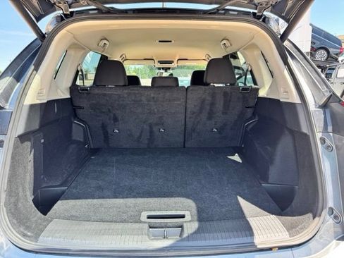 Used 2025 Nissan Rogue SV FWD image 24