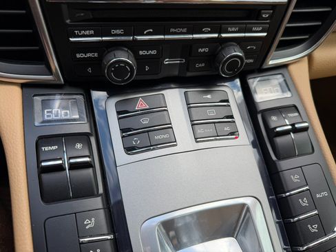 Used 2011 Porsche Panamera image 32