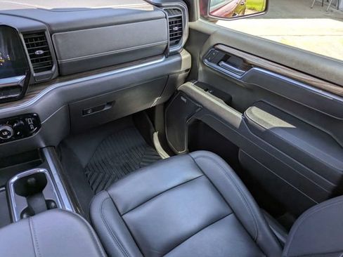 Used 2025 Chevrolet Silverado 1500 LT Trail Boss w/ Convenience Package II AWD/4WD image 16