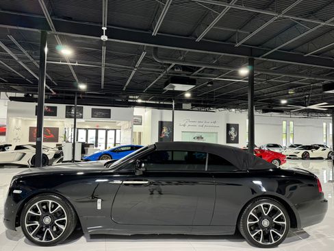 Used 2017 Rolls-Royce Dawn image 10