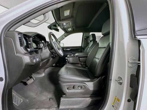 Used 2025 GMC Sierra 1500 SLT image 13