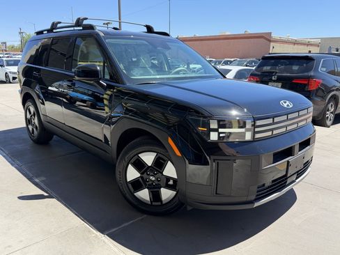 Used 2025 Hyundai Santa Fe SEL FWD image 6