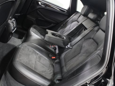 Used 2018 Porsche Macan AWD/4WD image 13