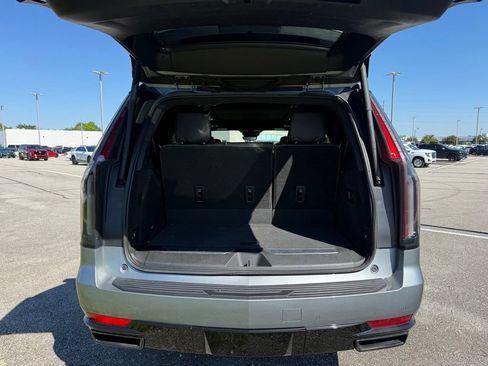 Used 2023 Cadillac Escalade Sport w/ LPO, ONYX Package AWD/4WD image 13