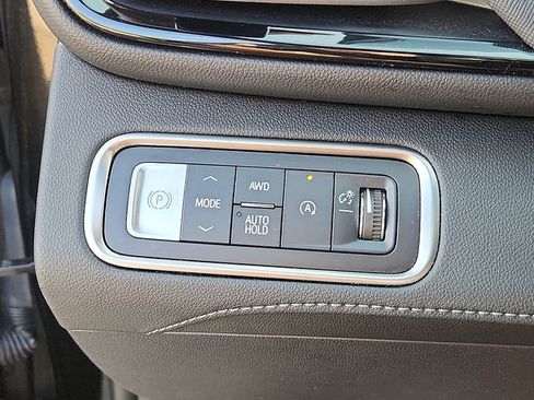 Used 2025 Buick Enclave Sport Touring AWD/4WD image 27