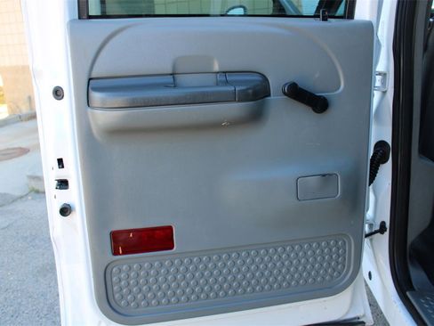 Used 2004 Ford F450 XL image 23