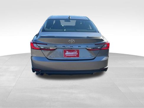 Used 2025 Toyota Camry SE FWD image 4