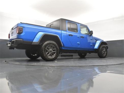 New 2025 Jeep Gladiator Sport image 23