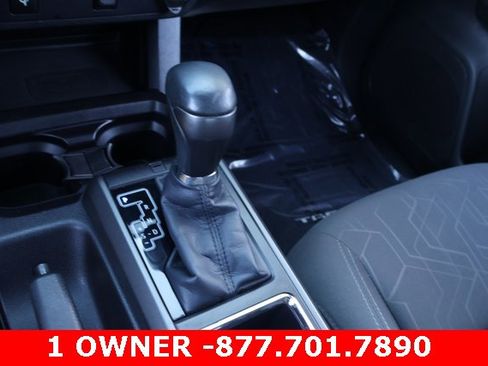 Used 2016 Toyota Tacoma TRD Sport image 26