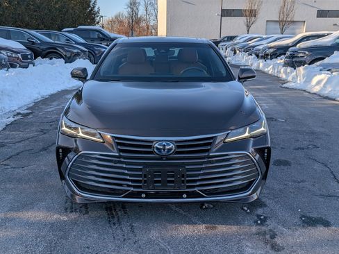 Used 2019 Toyota Avalon Limited image 8